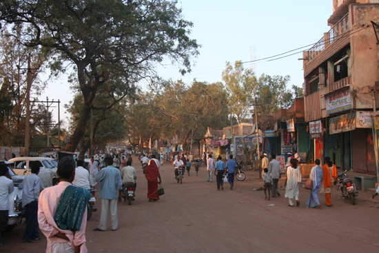 Badami Woon-werk verkeer in India gebeurt veelal te voet IMG_9239.jpg