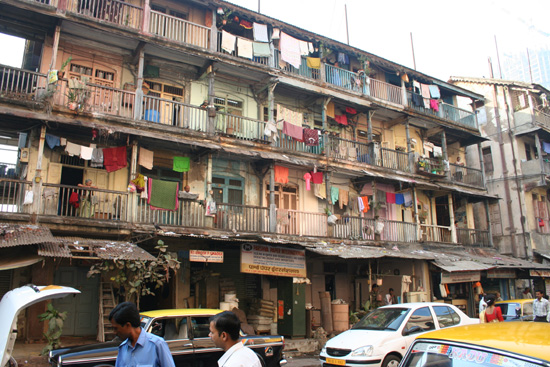 Mumbai Flatgebouw tegenover ons hotel in Mumbai IMG_9427.jpg