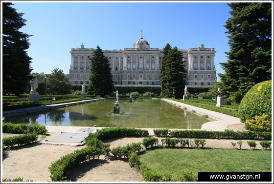 Madrid02 Royal Palace and Jardines de Sabatin 0230_6665.jpg