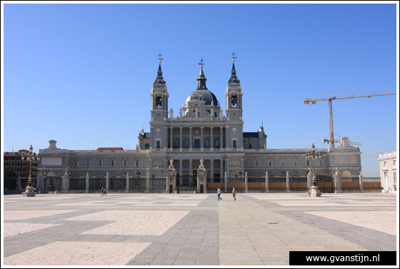 Madrid03 Catedral de Santa Maria La Real de Almudena near the Royal Palace 0270_6489.jpg