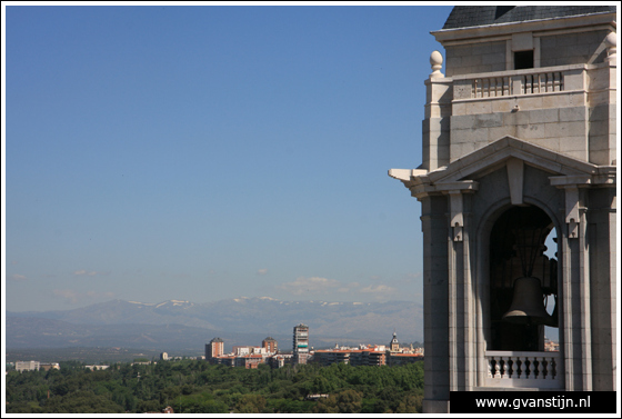 Madrid03 View from the roof of the Catedral de Santa Maria La Real de Almudena, still some snow in the mountains of the Sierra Nevada  0510_6581.jpg