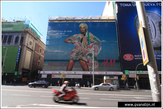 Madrid06 Billboards at Plaza Callao 1090_6385.jpg