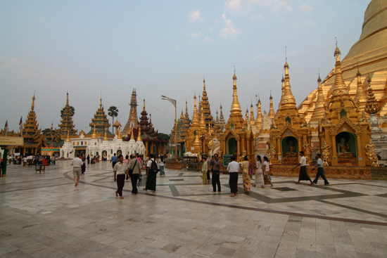 Yangon1 Yangon - Shwedagon pagode   0060_4712.jpg