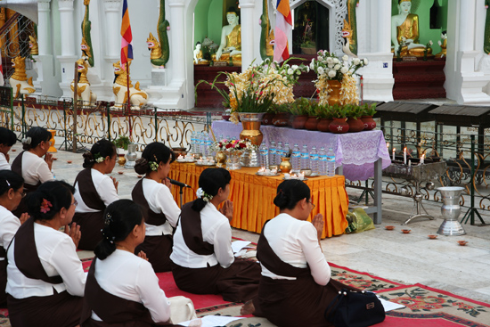 Yangon1 Yangon - Shwedagon pagode   0100_4733.jpg