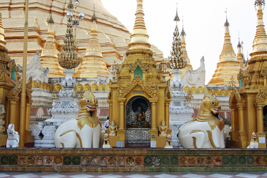 Yangon1 Yangon - Shwedagon pagode   0130_4898.jpg