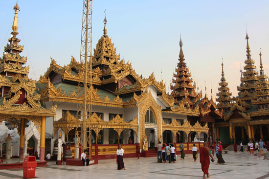 Yangon1 Yangon - Shwedagon pagode   0140_4899.jpg