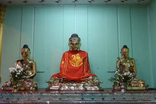 Yangon1 Yangon - Shwedagon pagode   0150_4751.jpg