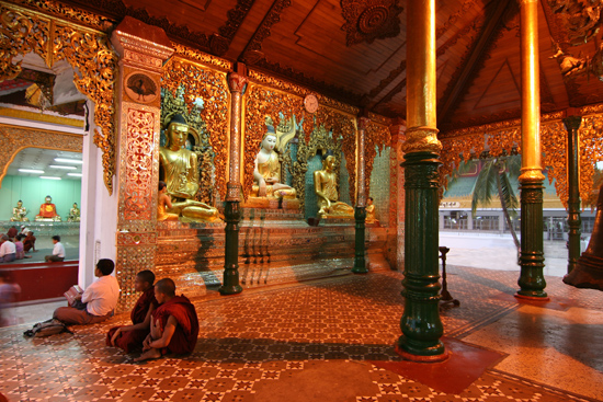 Yangon1 Yangon - Shwedagon pagode   0210_4747.jpg