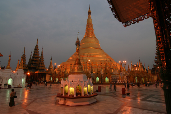 Yangon1 Yangon - Shwedagon pagode   0230_4748.jpg