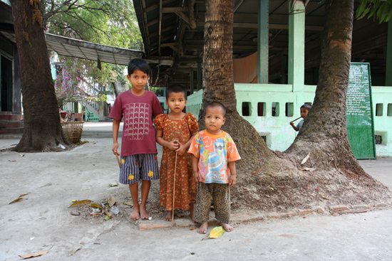 Yangon2 Streetlife Centrum   0310_4677.jpg