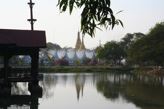 Mandalay Mandalay Kuthoday Paya (Pagode) (1857)   0730_5673.jpg