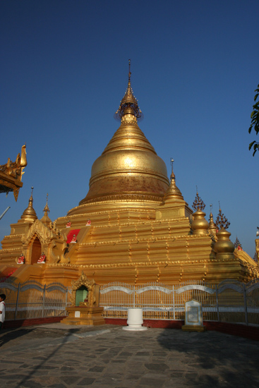 Mandalay Mandalay Kuthoday Paya (Pagode) (1857)   0760_5696.jpg