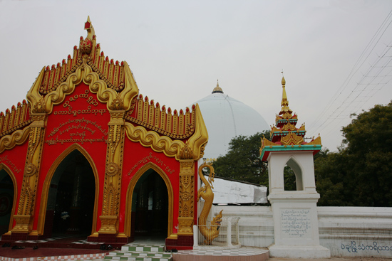 Monywa1 Sagaing Kaunghmudaw Paya (pagode) (1636)   1250_5732.jpg