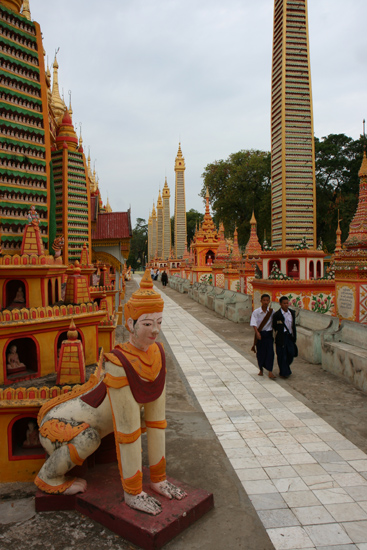 Monywa1 Monywa Thanboddhay Paya Pagode   1320_5773.jpg