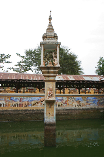 Monywa1 Monywa Thanboddhay Paya Pagode   1350_5766.jpg