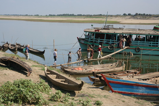 Bagan1 Start van boottocht naar Bagan over de Irrawady Rivier   1720_5967.jpg