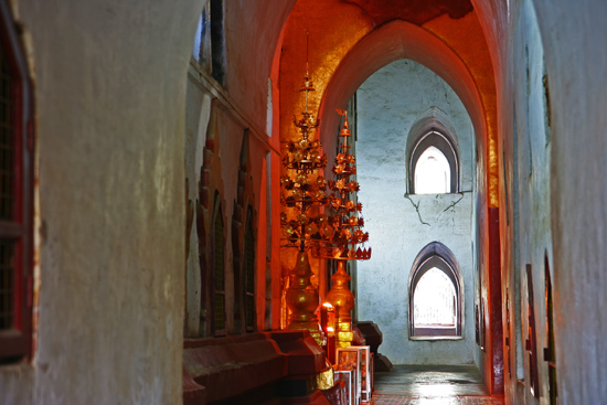 Bagan1 Bagan Ananda Pahto (1090-1105) (52m hoog)   1770_6009.jpg