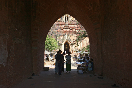 Bagan2 Bagan Honderden pagodes in prachtig landschap   2080_6219.jpg