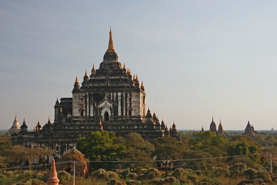 Bagan2 Bagan Honderden pagodes in prachtig landschap   2140_6245.jpg