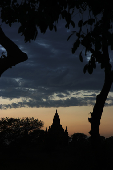 Bagan2 Bagan n� zonsondergang    2210_5998.jpg