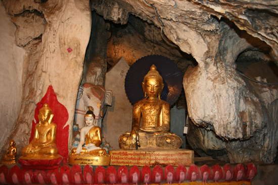 Pindaya Pindaya - De Pindaya Caves Meer dan 8.000 Boeddha afbeeldingen   2858_6824.jpg