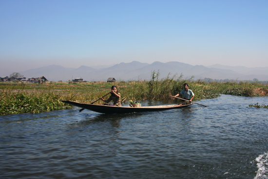 Inlemeer1 Inle lake Streetlife   3030_7113.jpg