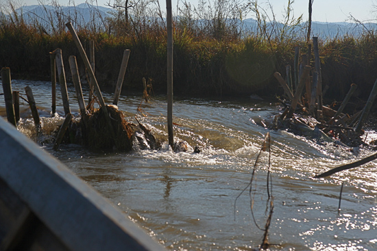 Inlemeer1 Inle lake Kleine stroomversnelling   3380_7522.jpg