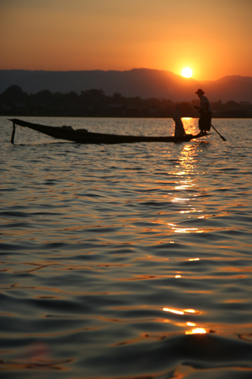 Inlemeer1 Inle lake Avondgloed   3400_7387.jpg