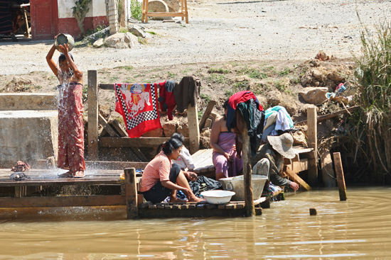 Inlemeer2 Inle meer - Nyaungshwe Streetlife
   3440_7451.jpg