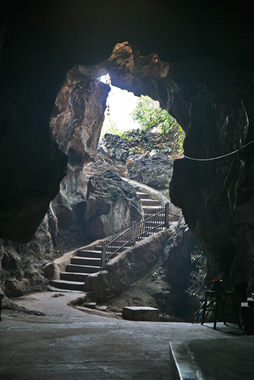 Inlemeer2 Inle meer Htup-Ein Small meditation Cave - meditatiegrot   3600_7678.jpg