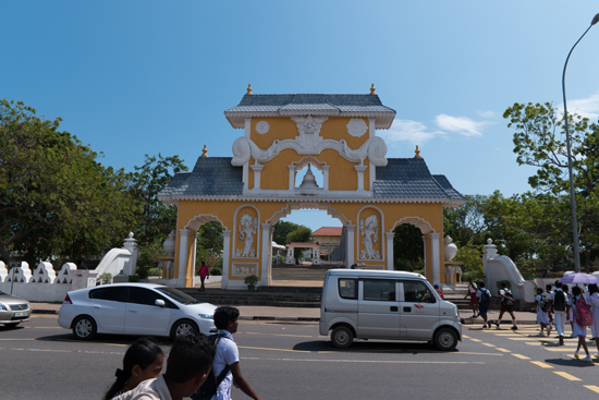 Dondra Devalaya - tempel  Toegangspoort-0670