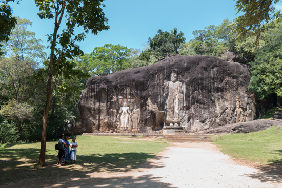 Buduruwagala statues - Wellawaya-1700