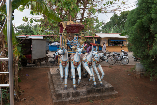 Nallur Kandaswamy tempel  Hindoe tempels: altijd uitbundig uitgedost-3560