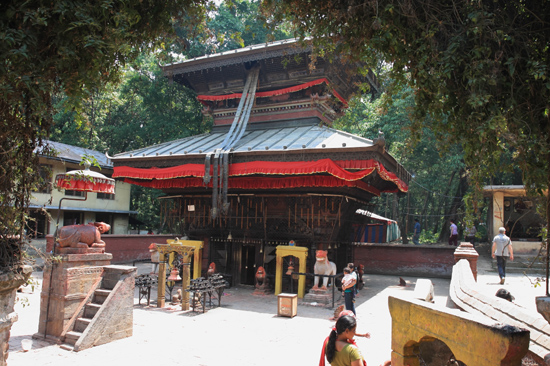 Tempel bij de Vajra Academy in de Kathmandu Vallei-0370