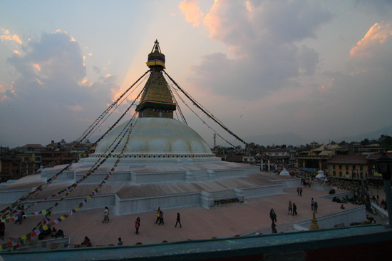 Stupa in Bodhnath tijdens zonsondergang-0550